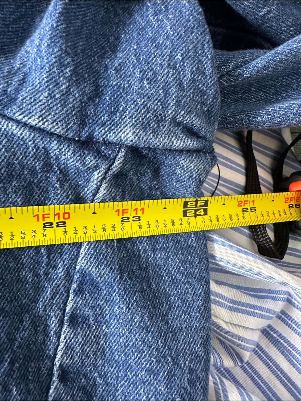 Blue Puff-Sleeve Denim Jacket - Picture 11 of 16